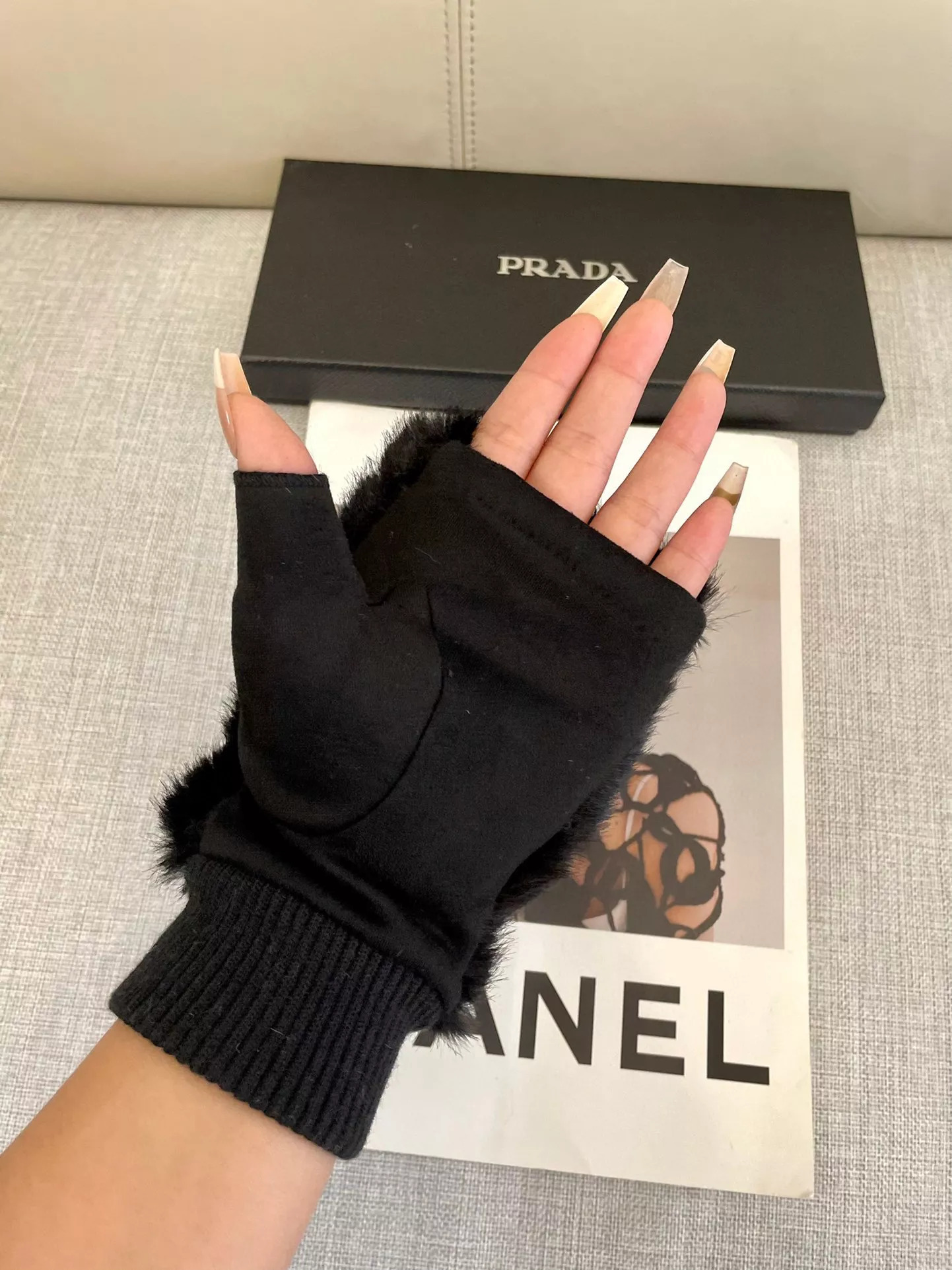 prada gants pour femme s_127a74a4